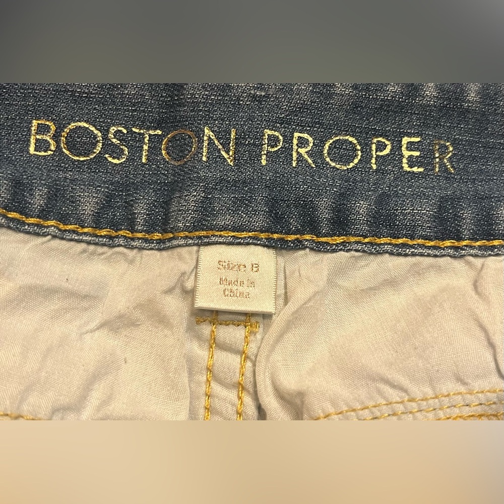 Boston Proper Sz 8 Ladies Jeans w/ Rhinestone Buttons - Picture 6 of 9